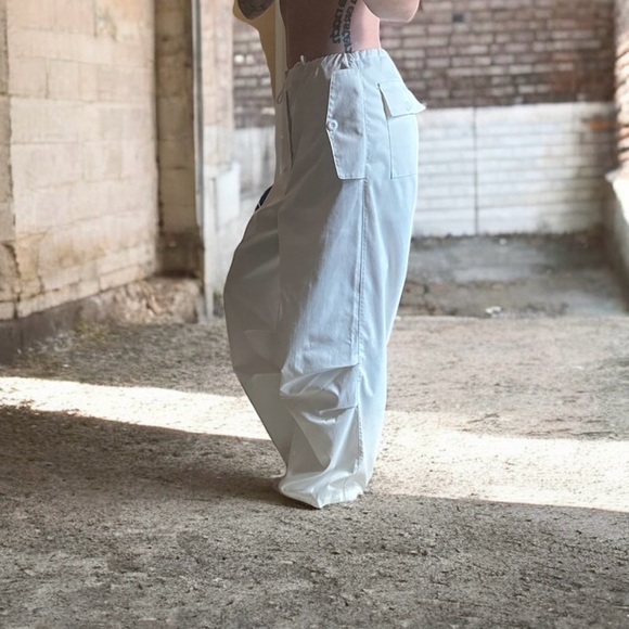 Pants - Unisex White Wide-Leg parachute Pants